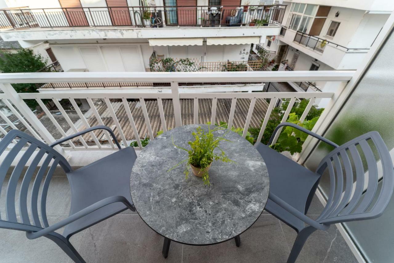 Atlantis "Pleasure By The Sea" Apartment Peraia  Bagian luar foto
