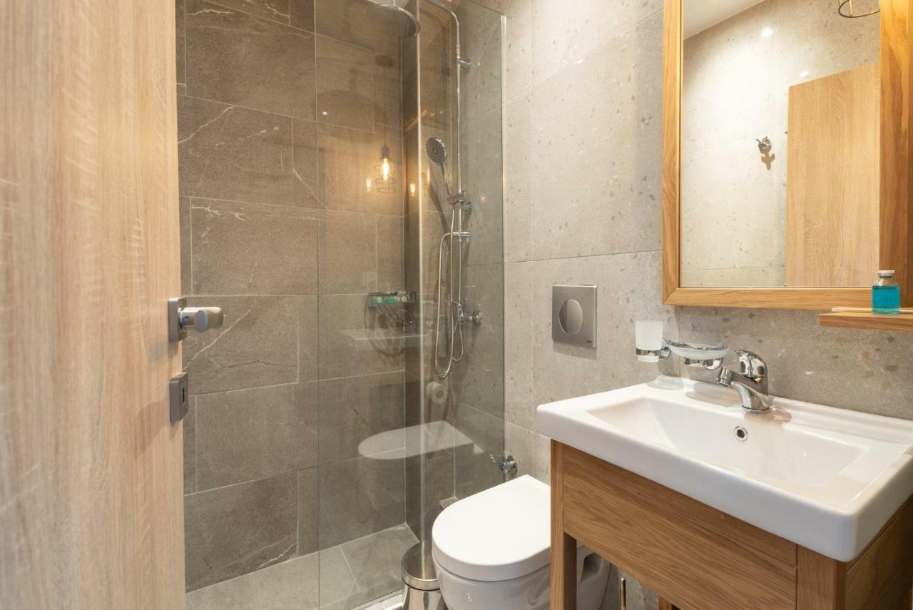 Atlantis "Pleasure By The Sea" Apartment Peraia  Bagian luar foto