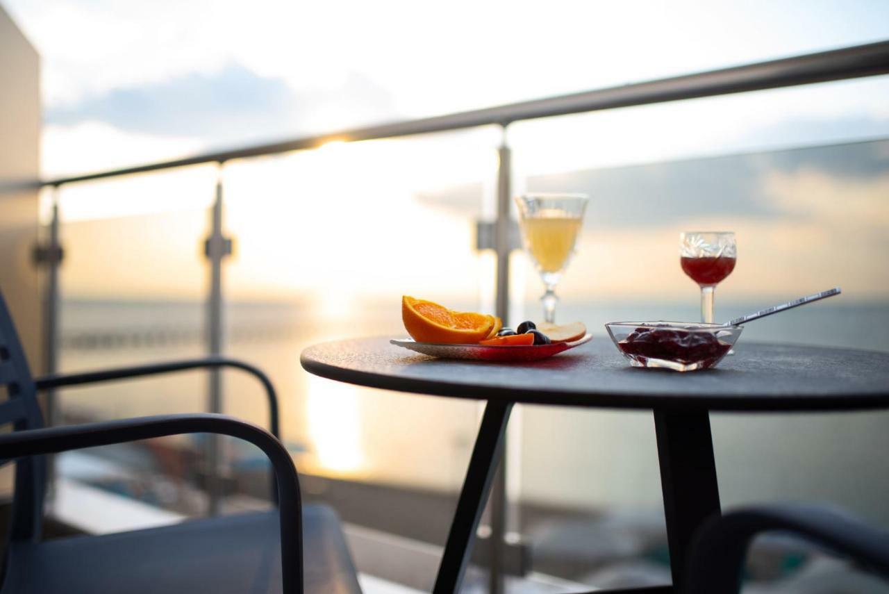 Atlantis "Pleasure By The Sea" Apartment Peraia  Bagian luar foto